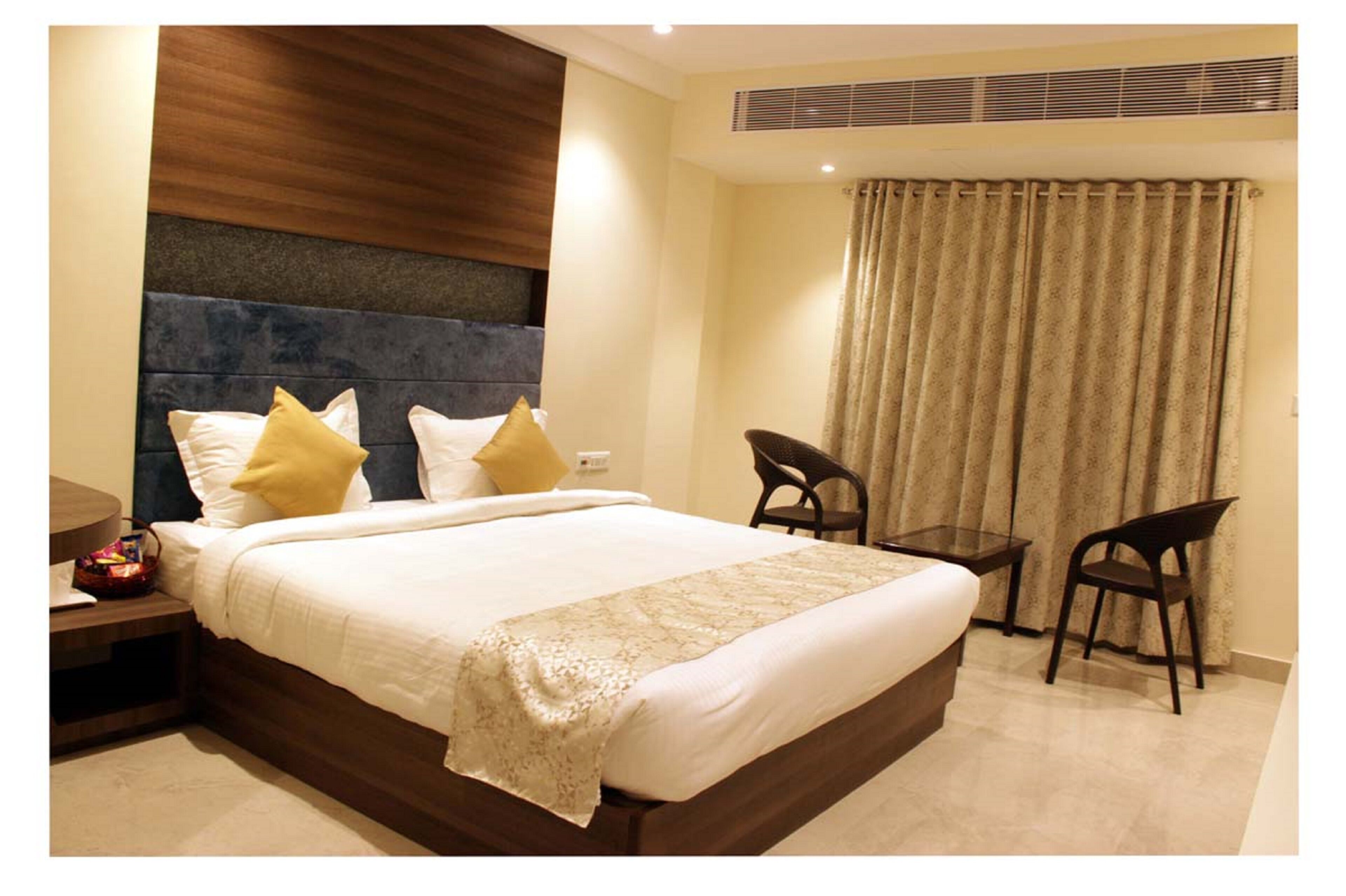 The Luxor Hotel in Port Blair: Find Hotel Reviews, Rooms, and Prices on