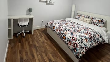 2 bedrooms, desk, iron/ironing board, free WiFi