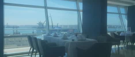 Spécialités Cuisine locale et internationale