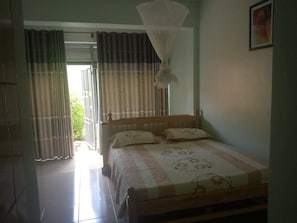 Laptop workspace, blackout drapes, soundproofing, iron/ironing board - Harod Suites (Kampala)