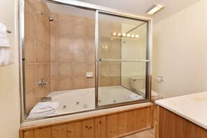 Condo, Multiple Beds, Golf View (3204 Golf View Hillcrest Mountain San) | Bathroom | Hair dryer, towels - 3204 Golf View Hillcrest Mountain Sanctuary (Pigeon Forge)