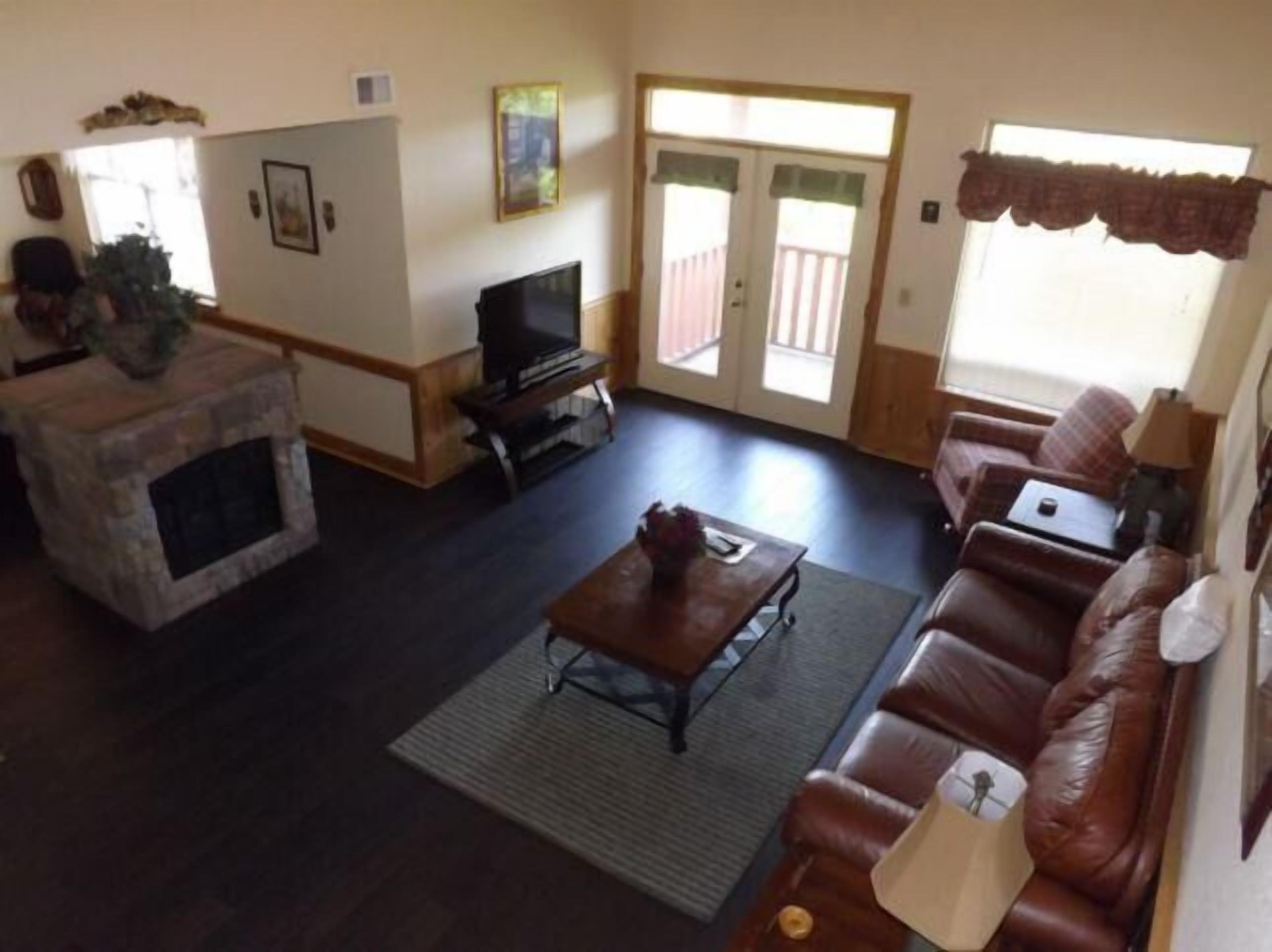 콘도, 침대(여러 개), 골프장 전망 (3204 Golf View Hillcrest Mountain San) | 거실 | 평면 TV