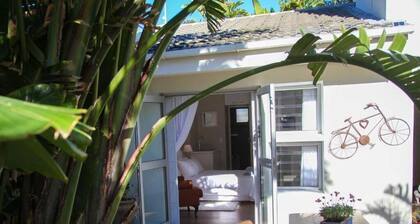 Apartment Melkbos Moments-Apartment with garden View