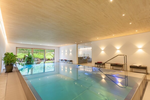 Piscine intérieure, piscine chauffée