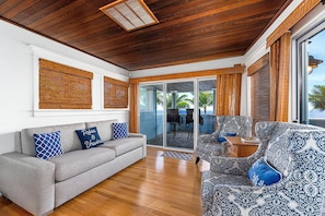 Smart TV, DVD player, stereo