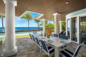 Outdoor dining - Kona Blue: Secluded Beachfront Home w/ Private Pool, AC & Ocean Views (Kailua Kona)