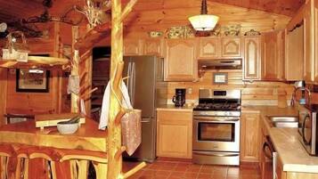 Cabin, 1 Bedroom | Dapur peribadi | Peti sejuk, ketuhar, pembancuh kopi/teh