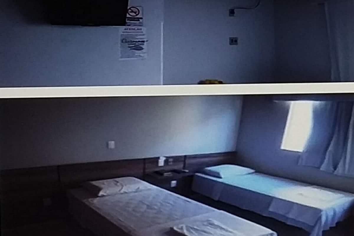 Kamar Single Standar | Minibar, tirai kedap cahaya, setrika/meja setrika, dan Wi-Fi gratis