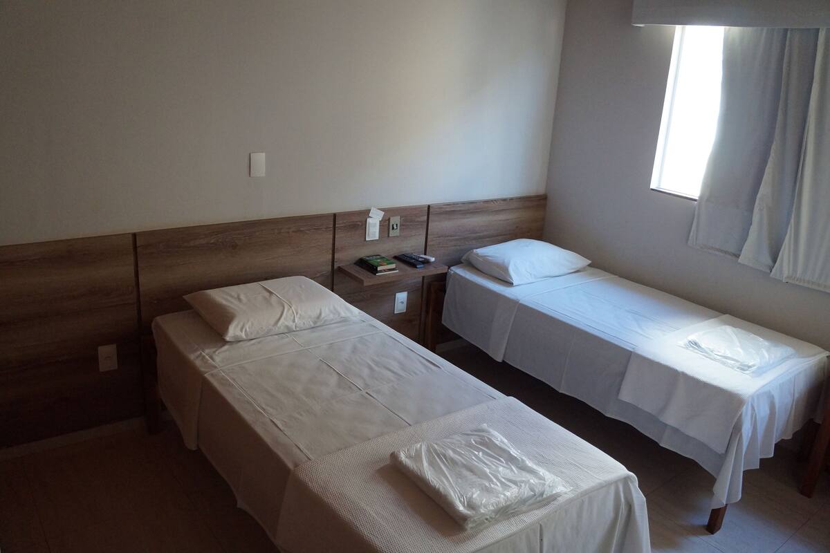Classic Single Room | Minibar, blackout drapes, iron/ironing board, WiFi (free)