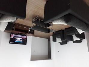 Television - Don's Apartment, fully serviced, lekki (Lekki)