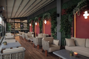 Restaurant - Delta Hotels by Marriott Istanbul Kagithane (Istanbul)
