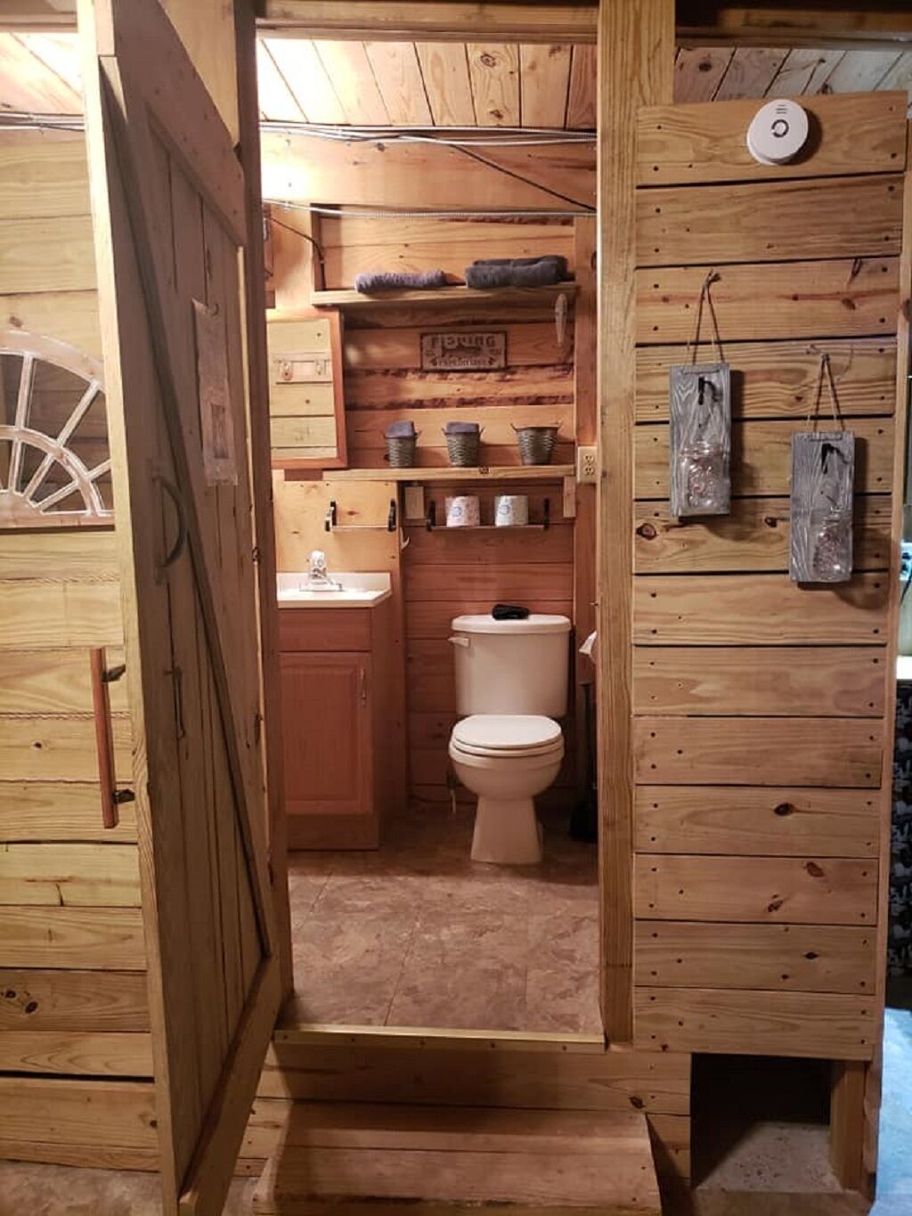 淋浴设施、吹风机、毛巾、肥皂