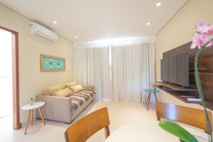 Apartamento standard | Sala de estar | Smart TV 43 polegadas com canais digitais, escritórios