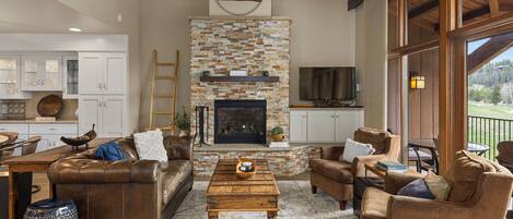 Smart TV y chimenea