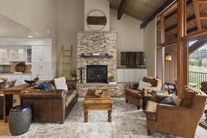 TV connectée, cheminée