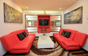 Praia 2, 3 Bedrooms, 2 Bath Apartment | Wohnbereich