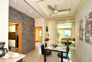 Praia 3, 2 Bedrooms, 1 Bath Apartment | Opholdsområde