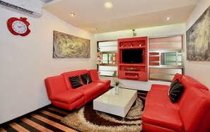 Praia 2, 3 Bedrooms, 2 Bath Apartment | Wohnbereich