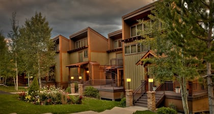 Prospector's Point (#796) | AC/Pool/Hot Tub - Golf, Near Ski - Decks