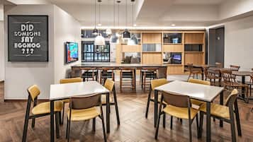 Café da manhã continental grátis todos os dias