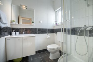 Departamento, 1 habitación (2 Persons) | Baño | Secadora de cabello, toallas, jabón, shampoo 