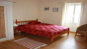 6 Schlafzimmer, BĂŒgeleisen/BĂŒgelbrett, BettwĂ€sche