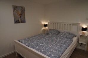 2 bedrooms, in-room safe, WiFi, bed sheets