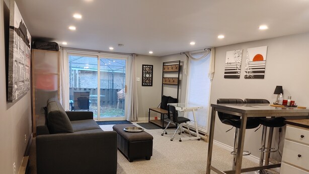 Interior - Stylish Private Studio near Downtown Peterborough (Peterborough)