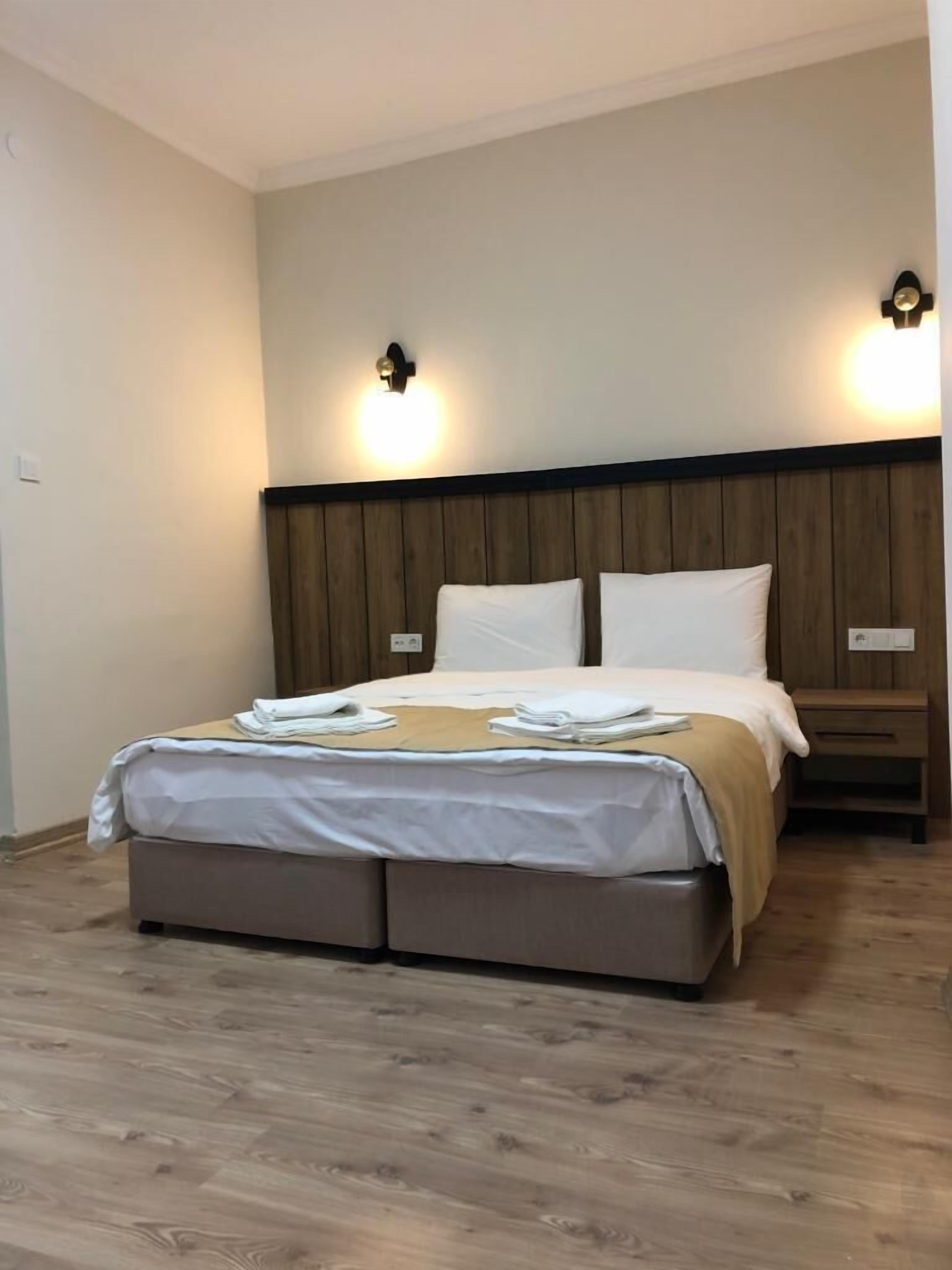 Standard Double Room | In-room safe, desk, free WiFi, bed sheets
