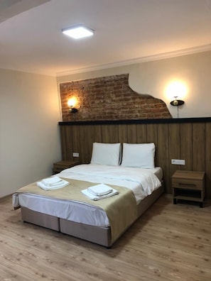 Standard Double Room | In-room safe, desk, free WiFi, bed sheets - Taksim 8 Suites (Istanbul)