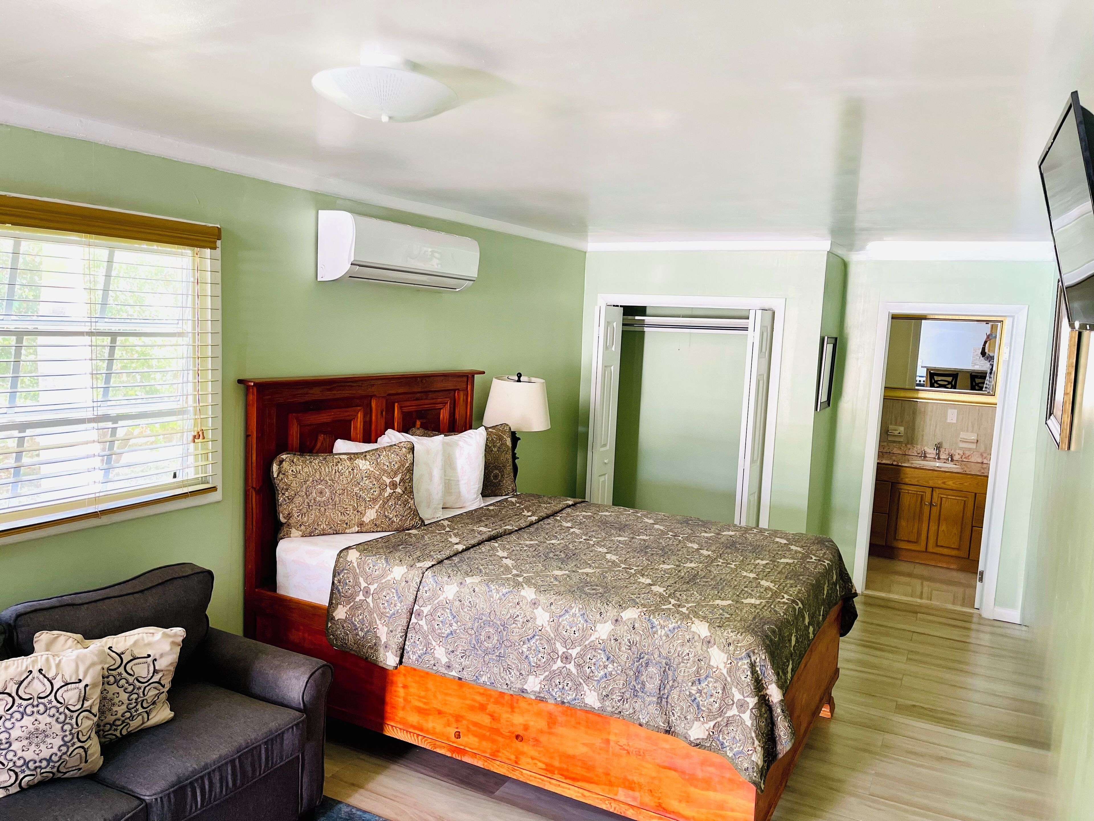 1 chambre, fer et planche à repasser, Wi-Fi gratuit, draps fournis