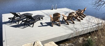 Peaceful & Quiet Lakeside Home with Hot Tub, Pool Table, Fire Pit