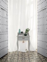 Deluxe Studio Suite | Living area | Flat-screen TV