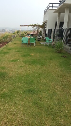 Economy Suite. 1 Bedroom. (B2) | Garden view