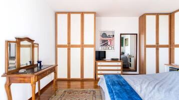 1 chambre, fer et planche Ă repasser, Wi-Fi, draps fournis