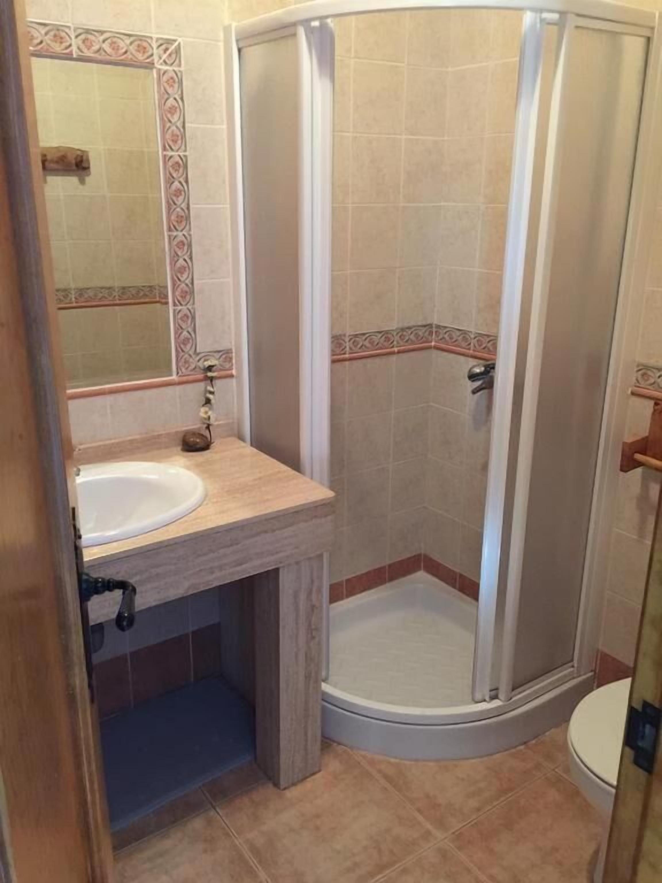 Badkamer met douche