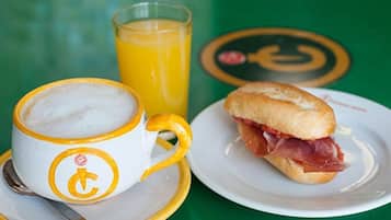 Free daily continental breakfast
