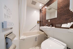Tina con regadera, amenidades de baño gratuitas, secadora de cabello 