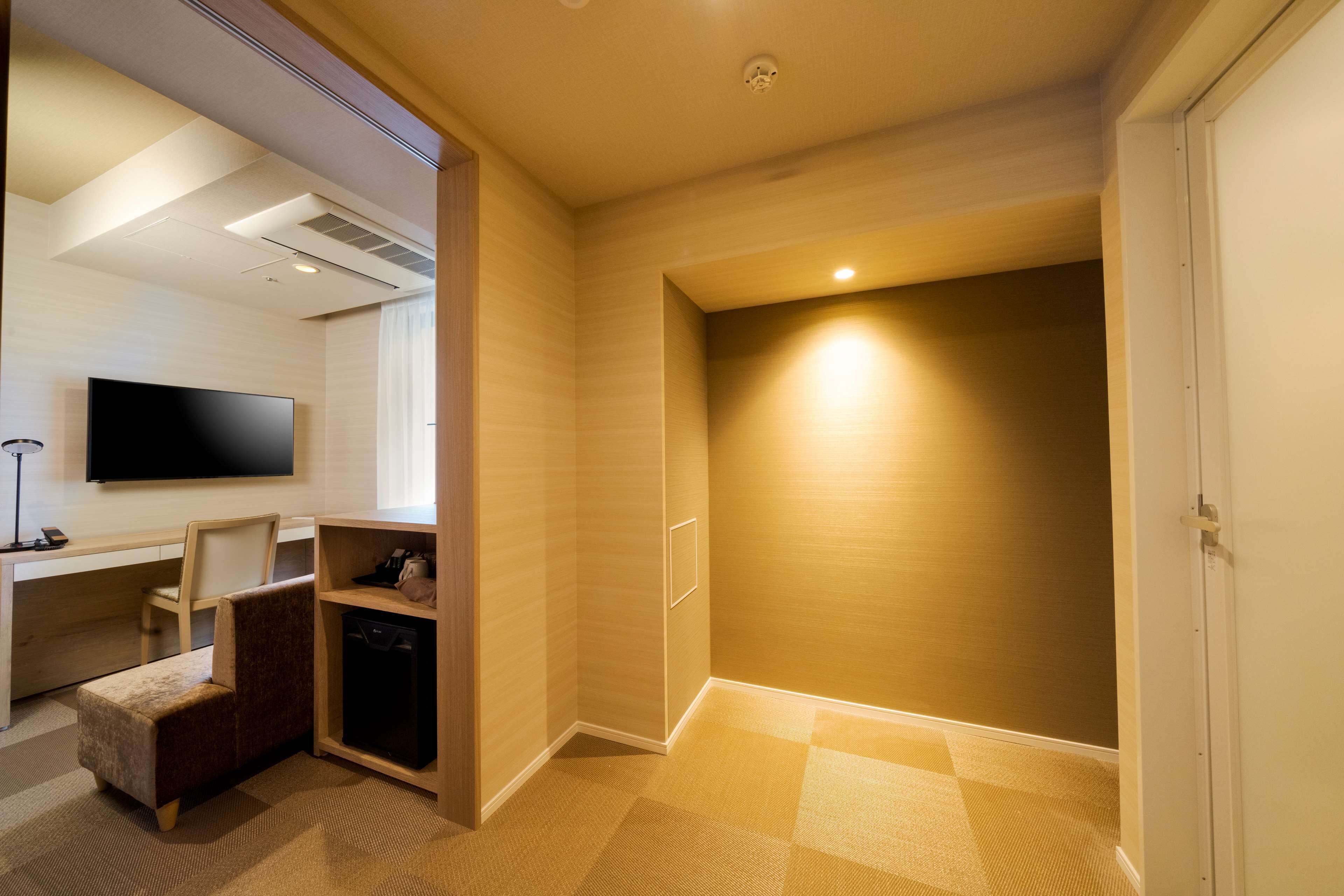 deluxe room, 2 single beds, accessible, refrigerator | free wifi, bed sheets