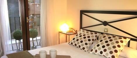 1 sovrum, skrivbord, strykjärn/strykbräda och gratis wi-fi