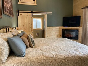 2 bedrooms, iron/ironing board, travel cot, Internet