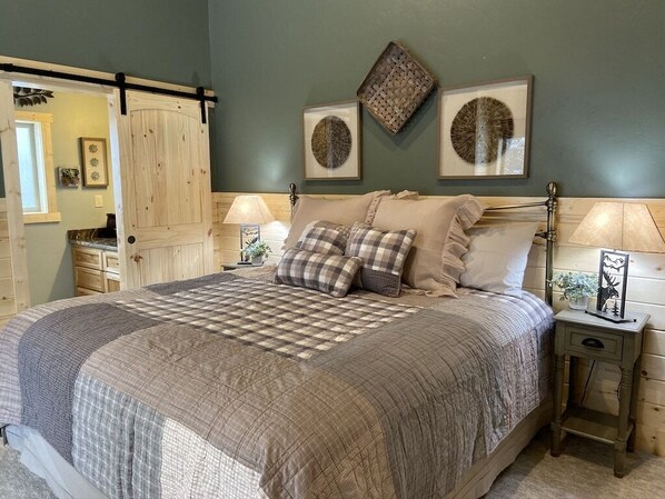 2 bedrooms, iron/ironing board, travel cot, Internet