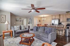 Smart TV, fireplace - HOME AWAY FROM HOME BEACH HOUSE!!! (Oceano)