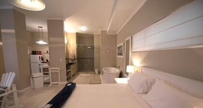 Apartamento Melkbos Moments-Apartment with a Pool View
