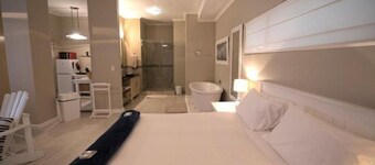 Apartment Melkbos Moments-Apartment with a Pool View