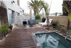 Outdoor pool - Apartment Melkbos Moments-Apartment with a Pool View (Melkbosstrand)