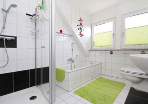 Bathtub, hair dryer - Apartment Green Mill near the twin mills (Greetsiel)