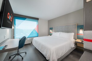 办公桌、笔记本电脑工作区、遮光窗帘、隔音