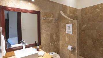 Studio | Bathroom | Shower, rainfall showerhead, free toiletries, towels