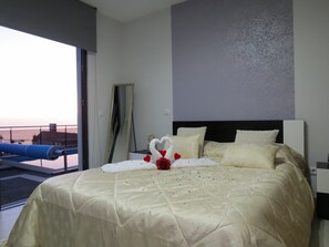 3 bedrooms, iron/ironing board, travel crib, free WiFi - Casa Mia, the Dream Spot With Heated Pool (Arco da Calheta)